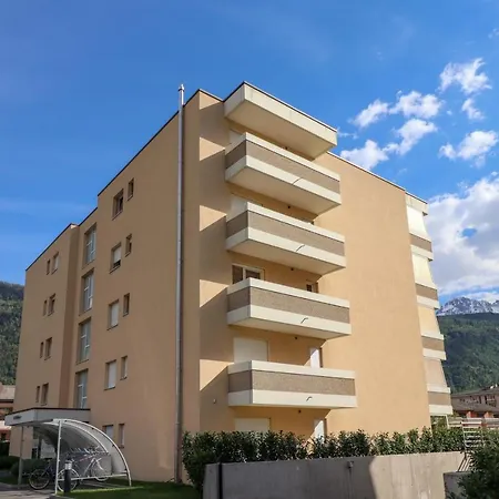 Modern Close To Train Station Appartement *