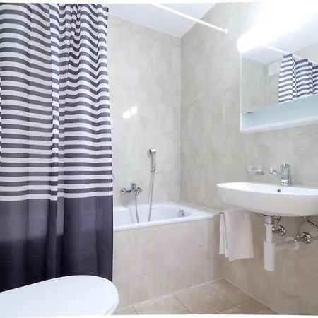 Modern Close To Train Station Appartamento Martigny