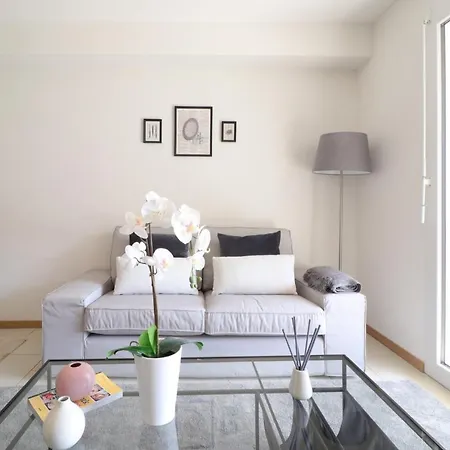Appartamento Modern Close To Train Station *