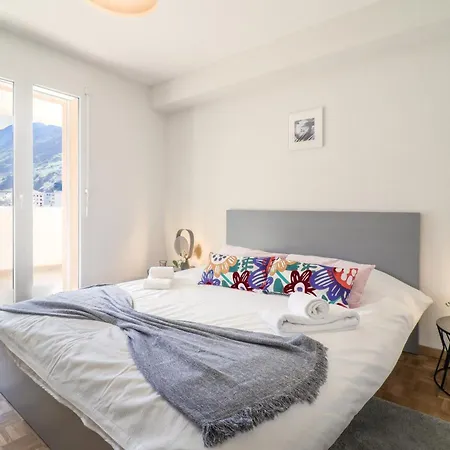 Appartement Modern Close To Train Station