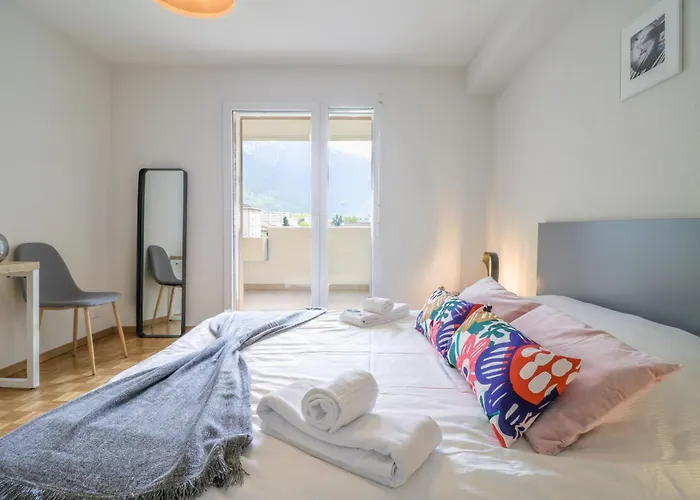 Modern Close To Train Station Appartement *