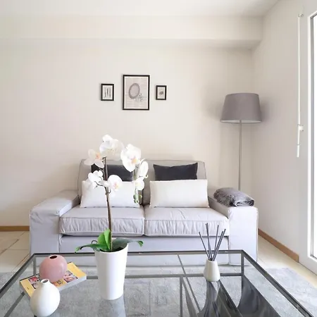 Apartment Modern Close To Train Station *