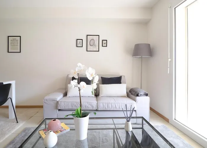 Apartment Modern Close To Train Station *